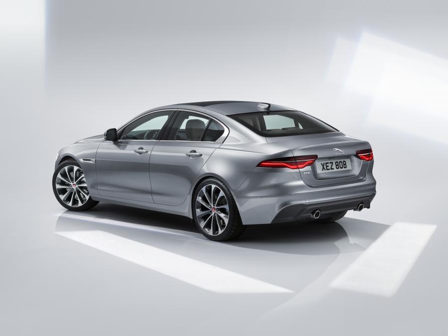  Jaguar XE D180 HSE 2019 года  (WW) (фото 17 из 28)